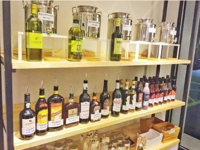 一對(duì)情侶開的「無包裝食材店」:想買多少分量就買多少