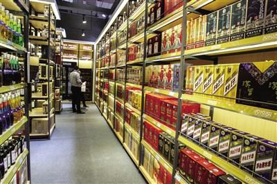 地產(chǎn)大佬盯上賣酒生意 壹玖壹玖獲融創(chuàng)2億投資 第一財經(jīng)數(shù)字報